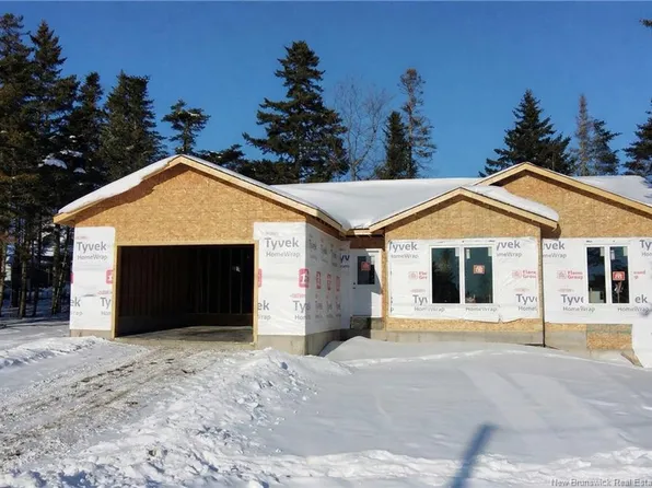 33 Burman St, Sackville, NB E4L 0E1