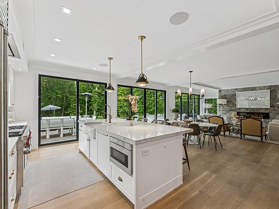 5th image of 84 Wildwood Rd