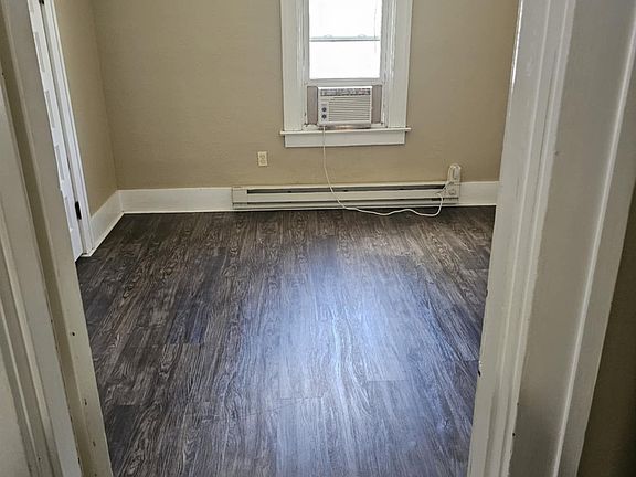 4th image of 1022 Independence St