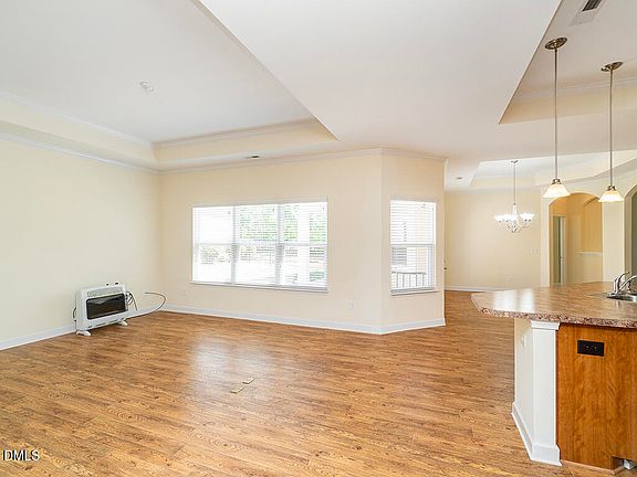 5th image of 1300 Brookview Dr