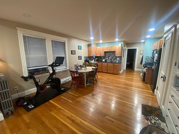 Dining Area to Kitchen