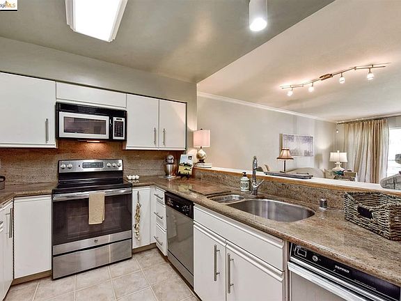 2nd image of 1207 Melville Sq APT 115