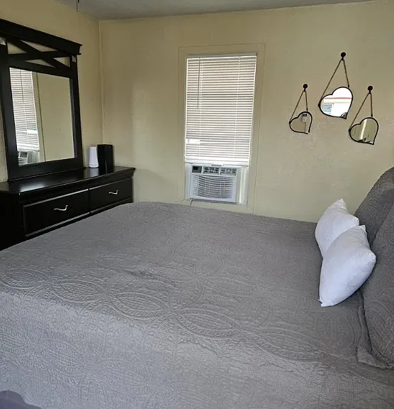 1412 NW Kingsbury Ave — Photo 4