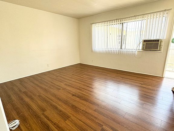 4th image of 7024 Hawthorn Ave #203