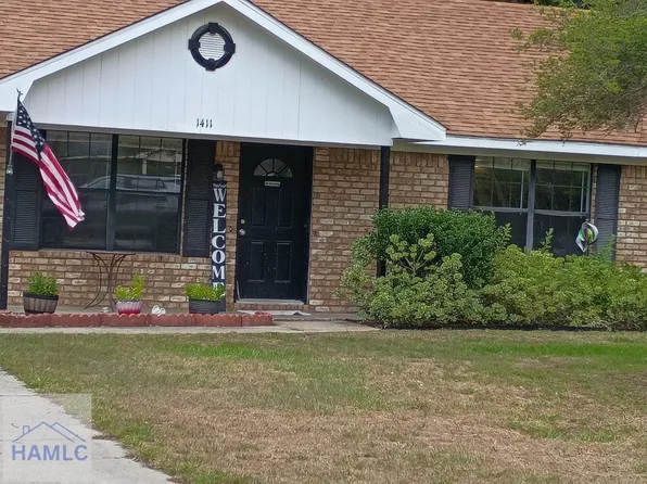 1411 Desert Storm Dr, Hinesville, GA 31313