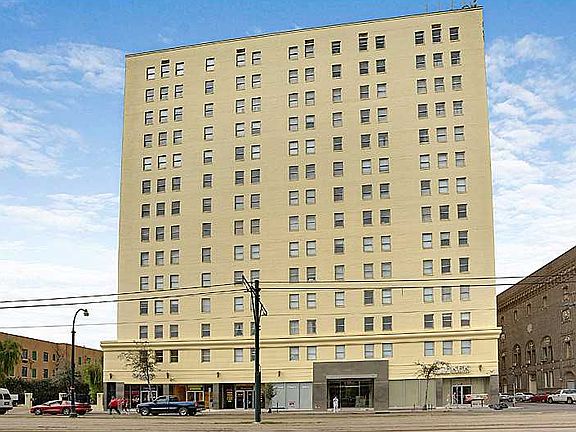 2nd image of 1205 Saint Charles Ave APT 817