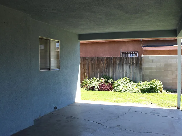 2109 Belvedere Ave — Photo 15