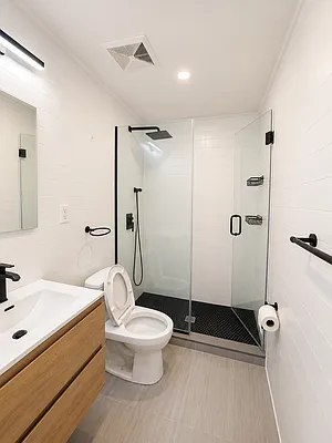 Bathroom, photo 1