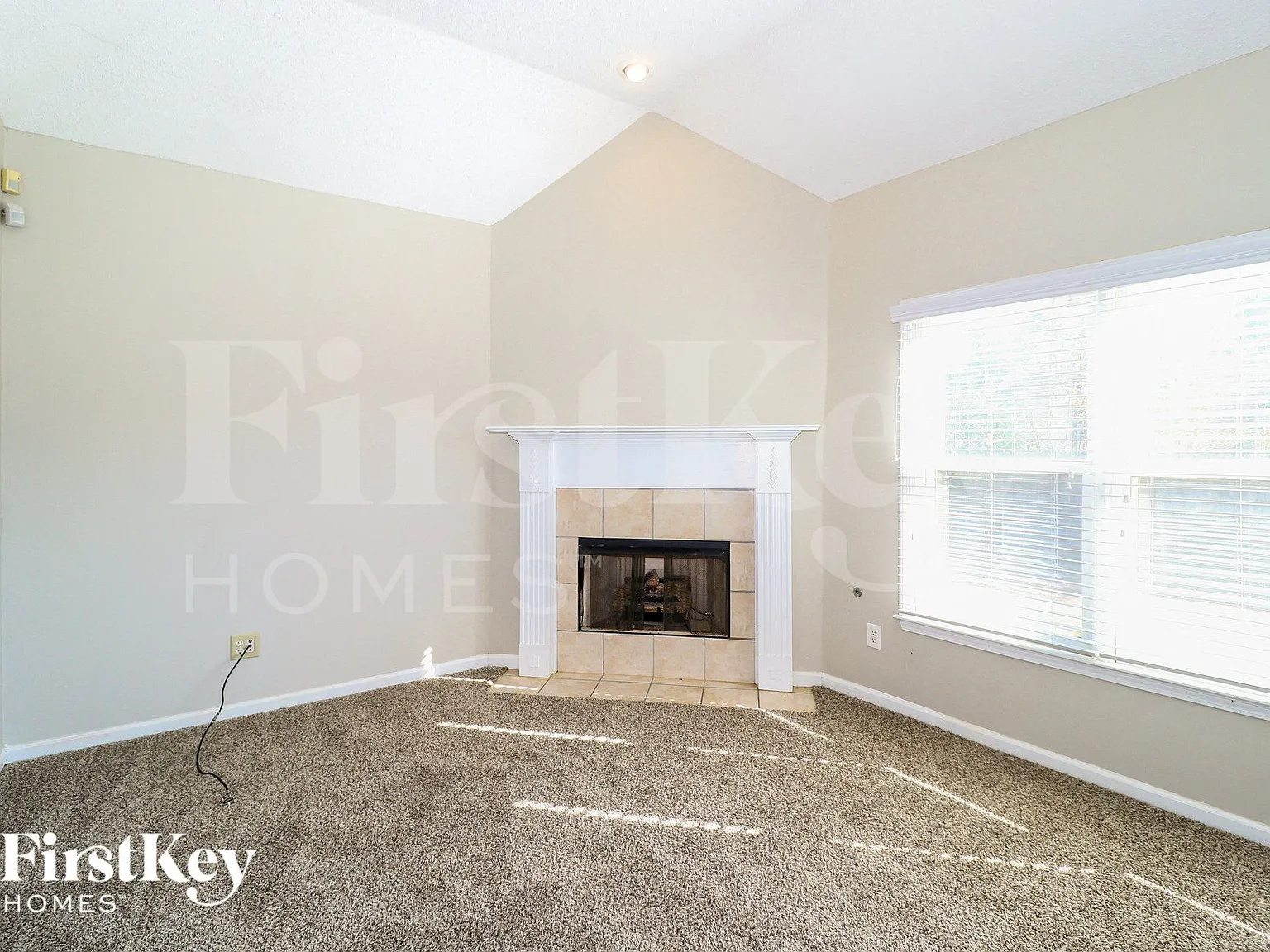 3 bed, 2.0 bath, 2220 sqft, $1,870 — Photo 4
