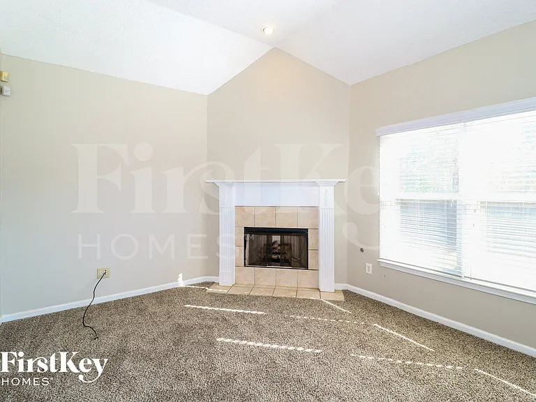 9297 Sarsen Dr — Photo 4
