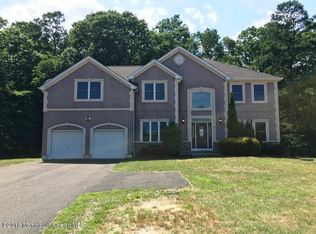 8 Fort Plains Rd, Howell, NJ 07731