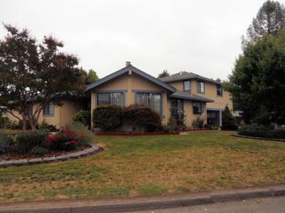 220 Moll Dr, Windsor, CA, 95492