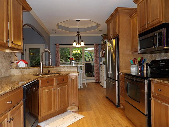 4th image of 508 Rolling Hills Dr
