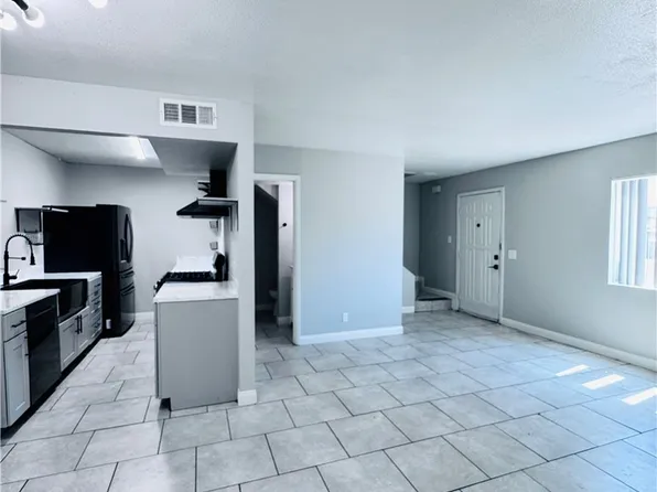 3671 Villa Knolls East Dr, Las Vegas, NV 89120