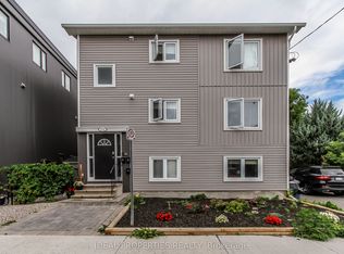 276 Carruthers Ave #B, Ottawa, ON K1Y 1N9