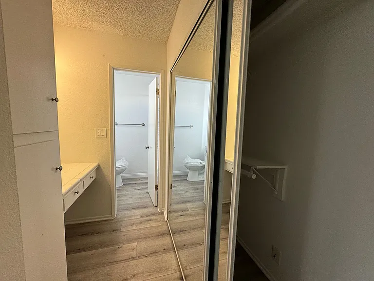 6736 Cleon Ave — Photo 12