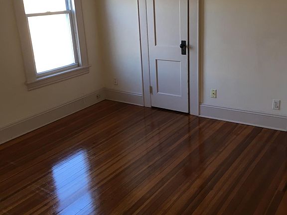 4th image of 239 Wilson St Floor 2