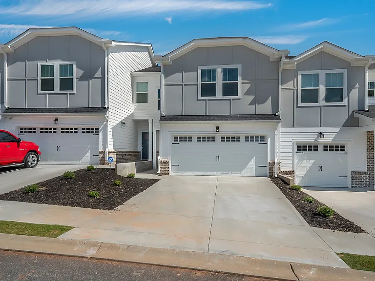69 Galley Ln — Photo 2