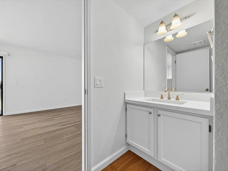 1250 Wilma Dr #B — Photo 5