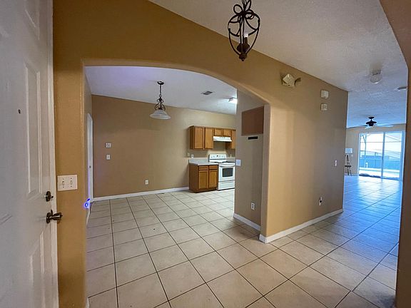 5th image of 624 Knollwood Dr