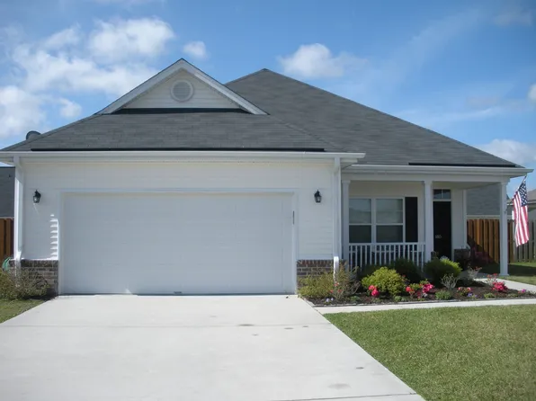 185 Red Oak Dr, Richmond Hill, GA 31324