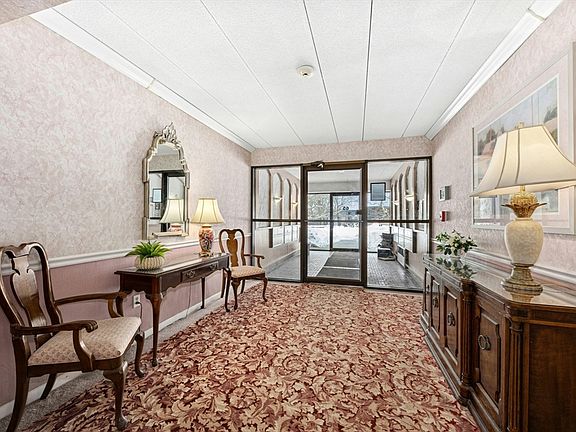 2nd image of 65 Commons Dr Unit 506