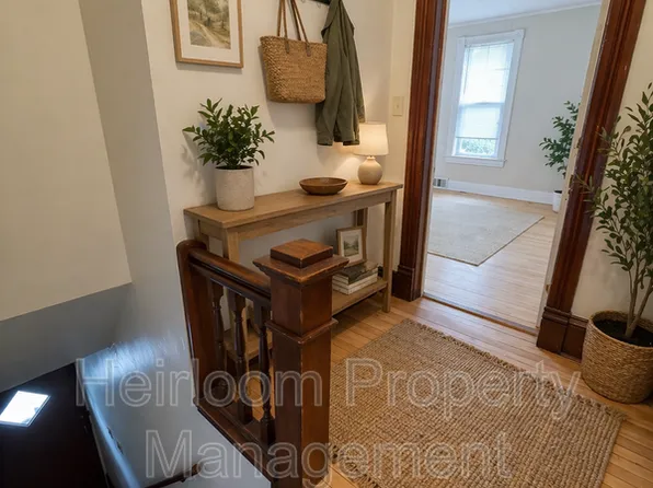 1302 W 1st St #2, Duluth, MN 55806