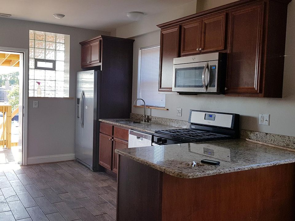 Bright kitchen