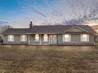 19070 S Coyote Dr, Claremore, OK 74019