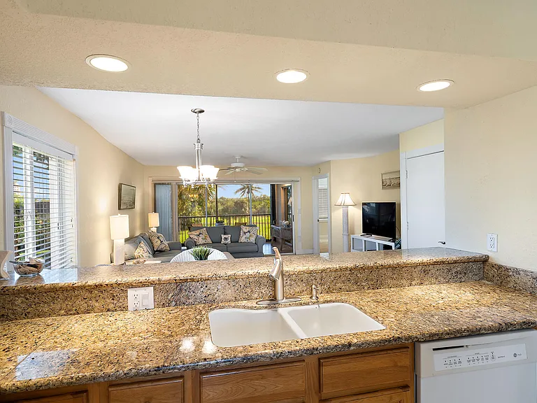 275 Palm Ave #C201 — Photo 16