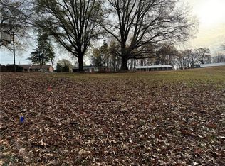 803 Lynnhaven Park Dr, Winston Salem, NC 27107