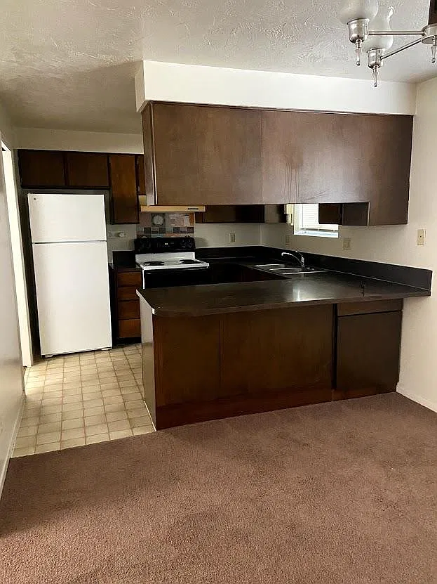 2 bed, 1025 sqft, $1,400 — Photo 3