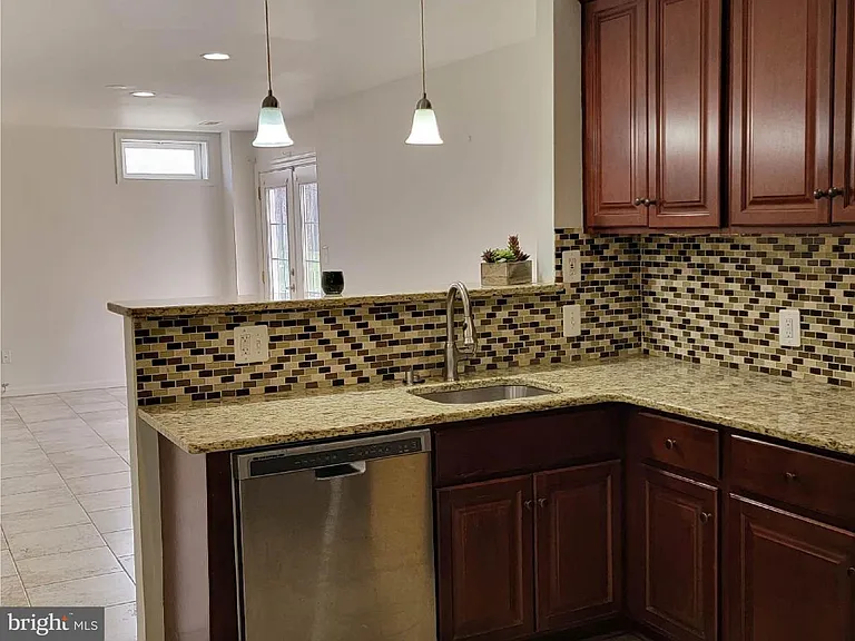 17680 Avenel Ln #BASEMENT — Photo 8