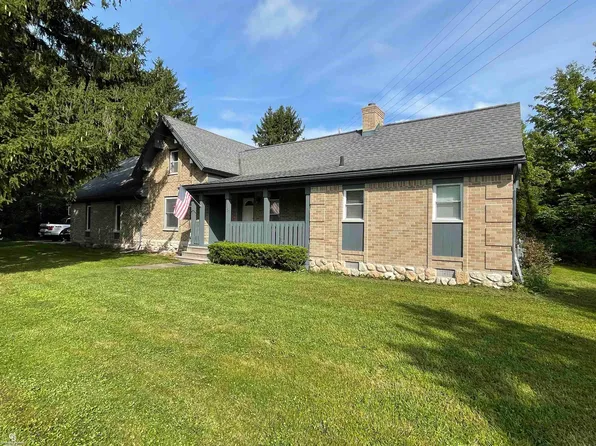 105 3rd St, Yale, MI 48097