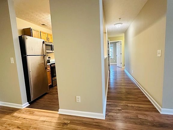 5th image of 3221 Fairington Dr #3221