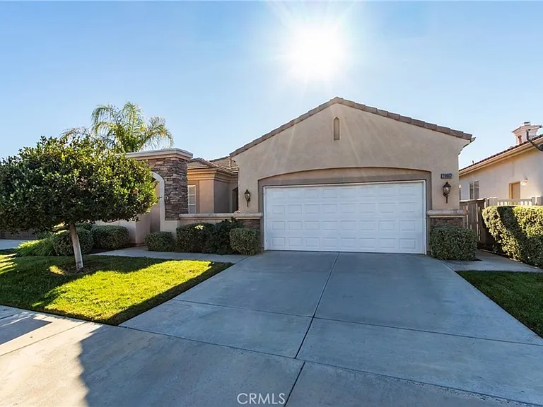 28667 Peach Springs Dr — Photo 1