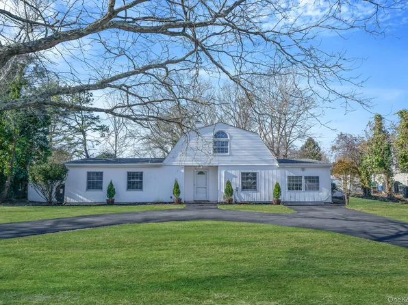 20 Matsunaye Drive, Medford, NY 11763