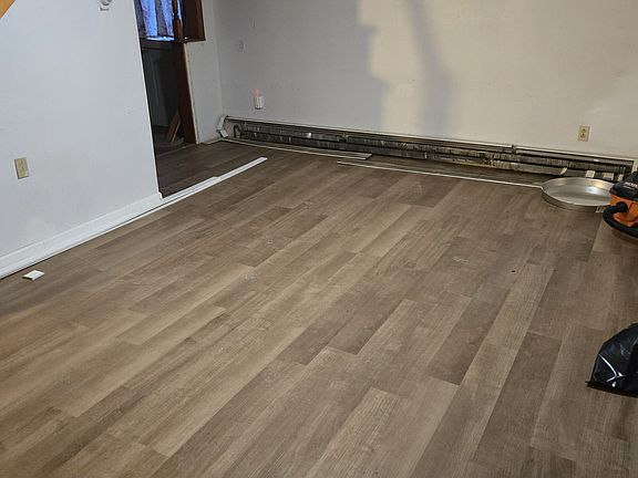 Livingroom with new flooring