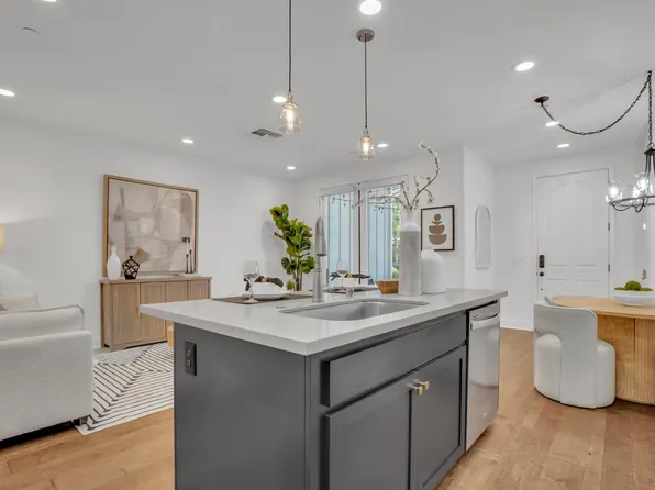 1325 Bloom Ln, Morgan Hill, CA 95037