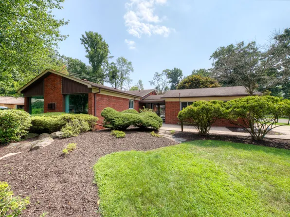 16226 Southampton Ct, Livonia, MI 48154