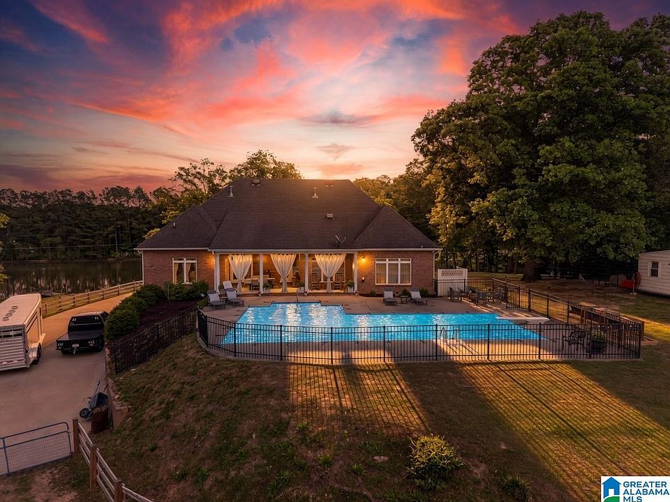 1st image of 926 Deblyn Cir