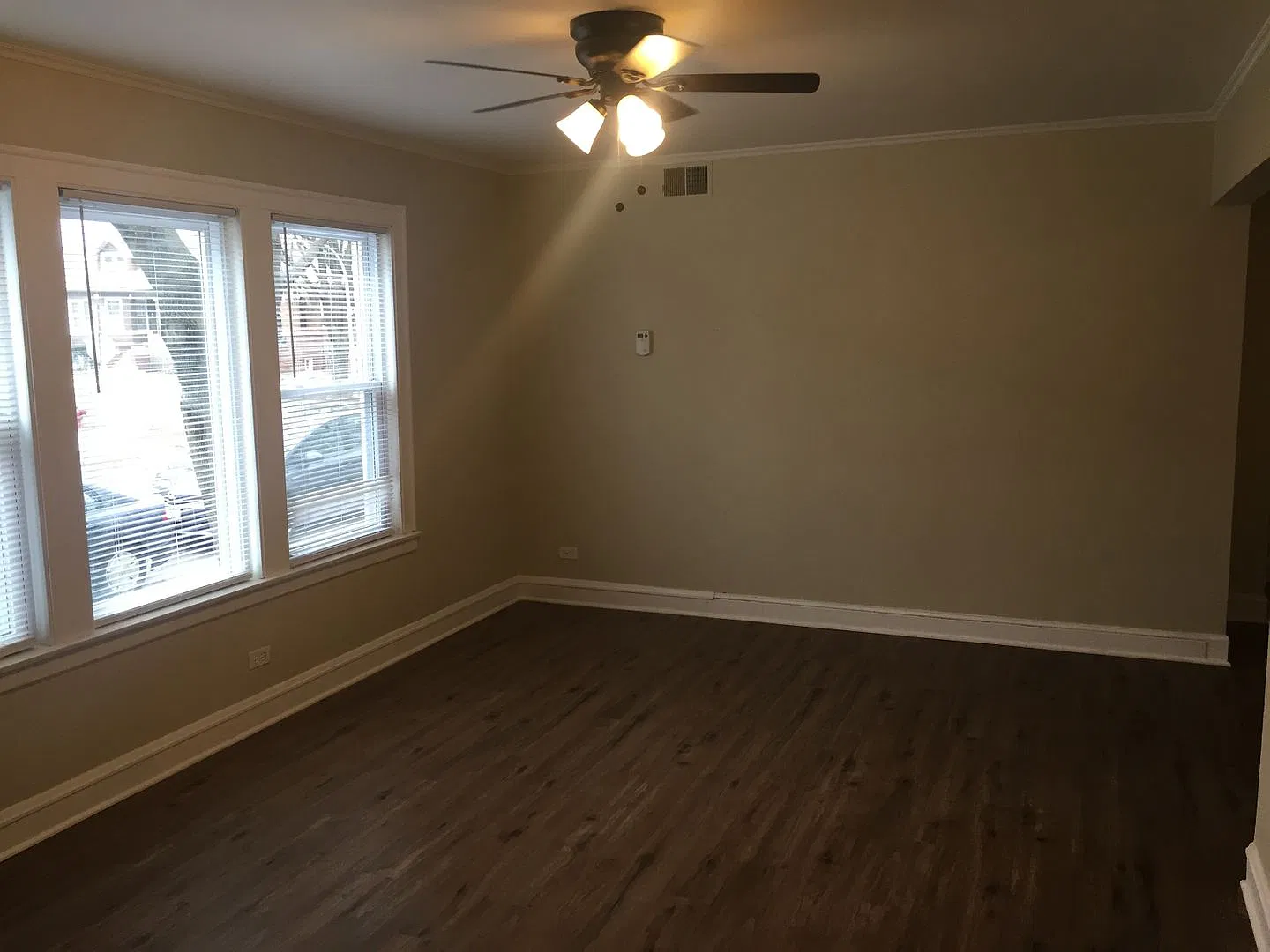 Beautiful apartment in Belmont Cragin — Photo 4
