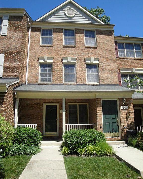 Lower unit with front porch