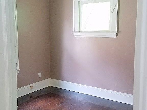 3rd image of 3241 E 123rd St #2