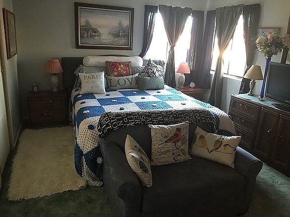 Mstr. BR King size Bed stays