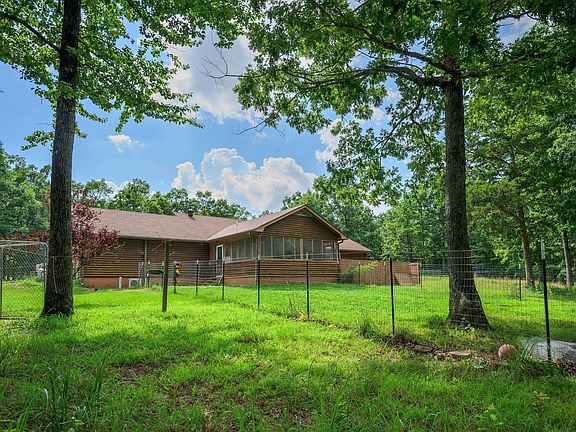 2nd image of 162 Dogwood Springs Ln