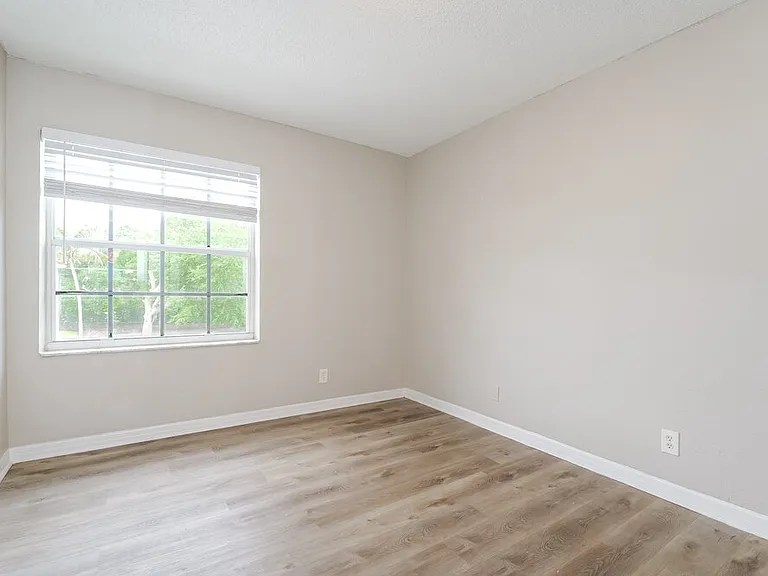 4124 Pine Hollow Cir — Photo 11
