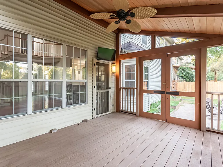 517 Caselton Ct — Photo 17