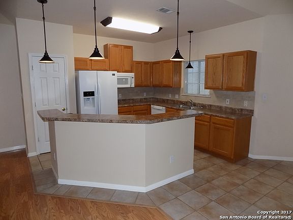 2nd image of 102 Glade Dr