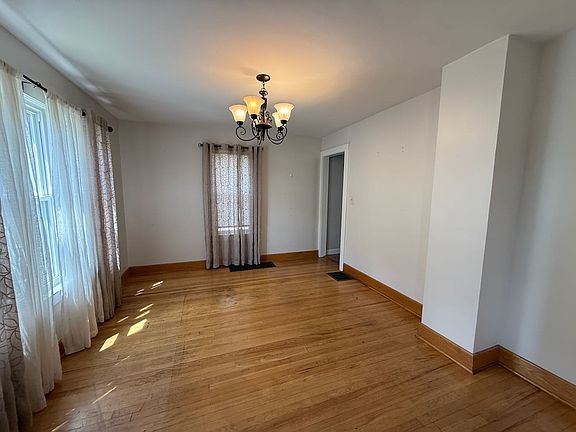2nd image of 307 Murphy Ave